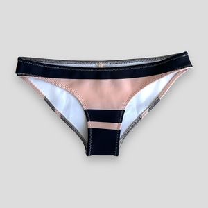 CALI DREAMING Pandora Bikini Bottom (NWOT). Size XS